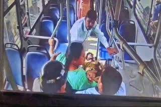 BENGALURU  BMTC BUS DRIVER BEATEN  BUS DRIVER BEATEN VIDEO  ಚಾಲಕನಿಗೆ ಮಹಿಳೆ ಥಳಿತ