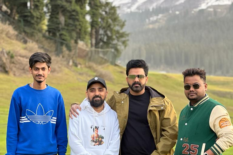 Pawan Singh new album shooting in Jammu Kashmir