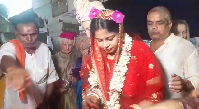 British doctor marries Indian girl