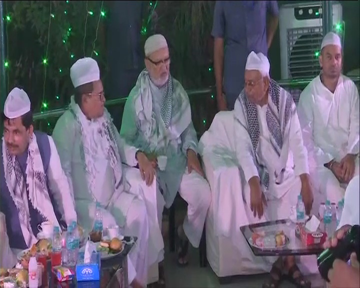 Nitish Participation In RJD Iftar