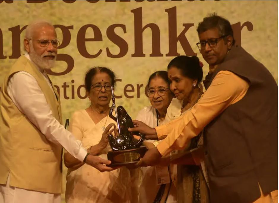 Lata Deenanath Mangeshkar Award: ਆਸ਼ਾ ਭੌਸਲੇ ਨੇ ਮਰਹੂਮ ਭੈਣ ਦੇ ਜੀਵਨ ਅਤੇ ਸਮੇਂ ਬਾਰੇ ਸਾਂਝੀ ਕੀਤੀ ਦਿਲਚਸਪ ਜਾਣਕਾਰੀ