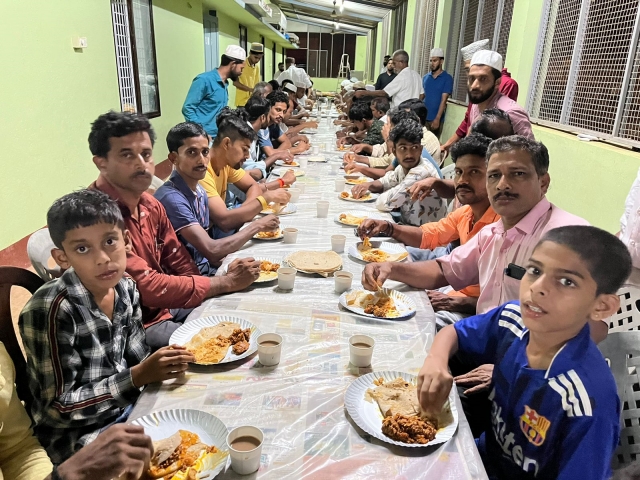 Iftar in the mosque of a Hindu youth's marriage