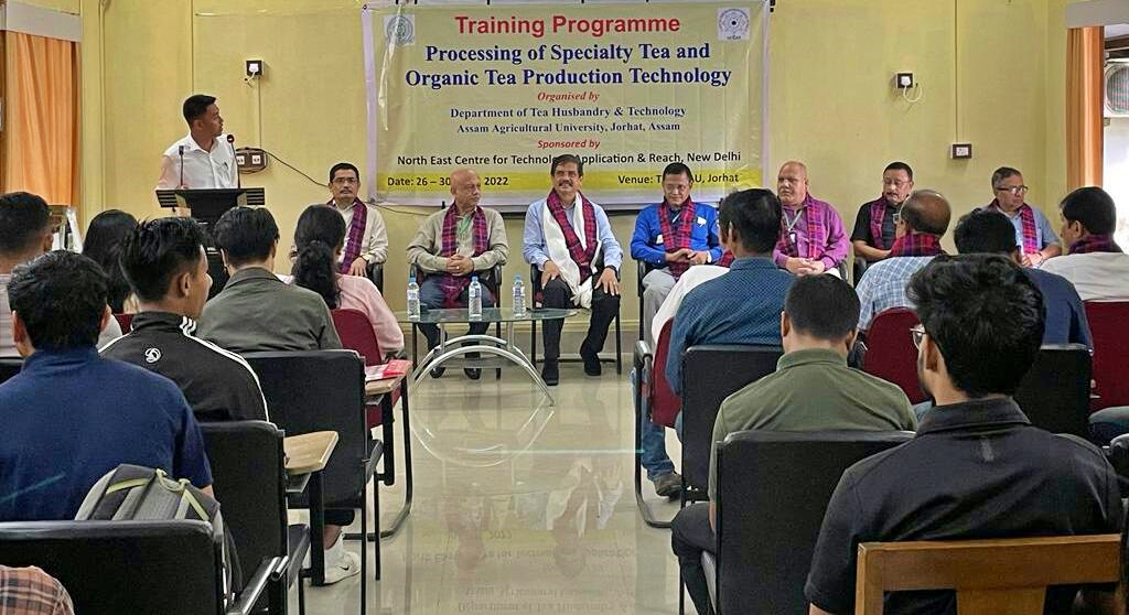 training-for-assam-or-arunachal-pradesh-tea-garden-workers-concluded-at-aau-in-jorhat