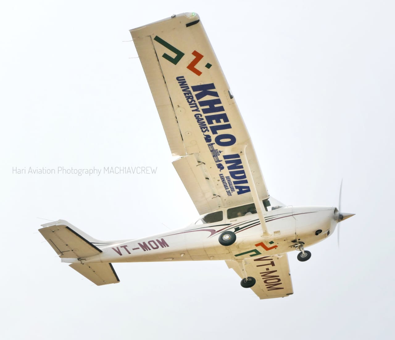 free-parasailing-at-jakkuru-aerodrome-jakkur