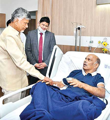 బొజ్జల గోపాల కృష్ణారెడ్డితో చంద్రబాబు