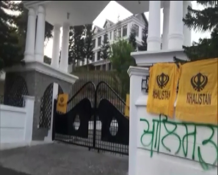 Khalistan flags found tied on the main gate & boundary wall of the Himachal Pradesh Legislative Assembly