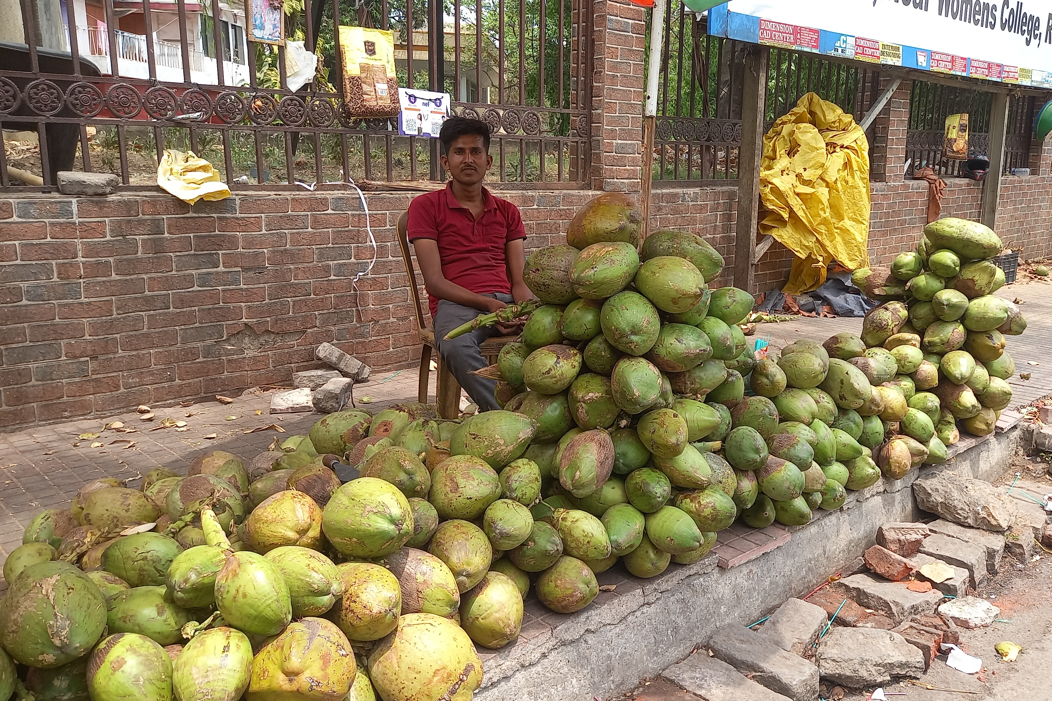 Demand for coconut water increased due to scorching heat in ranchi