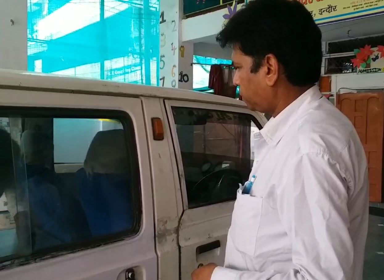 Mechanical engineer designed electric car in Indore