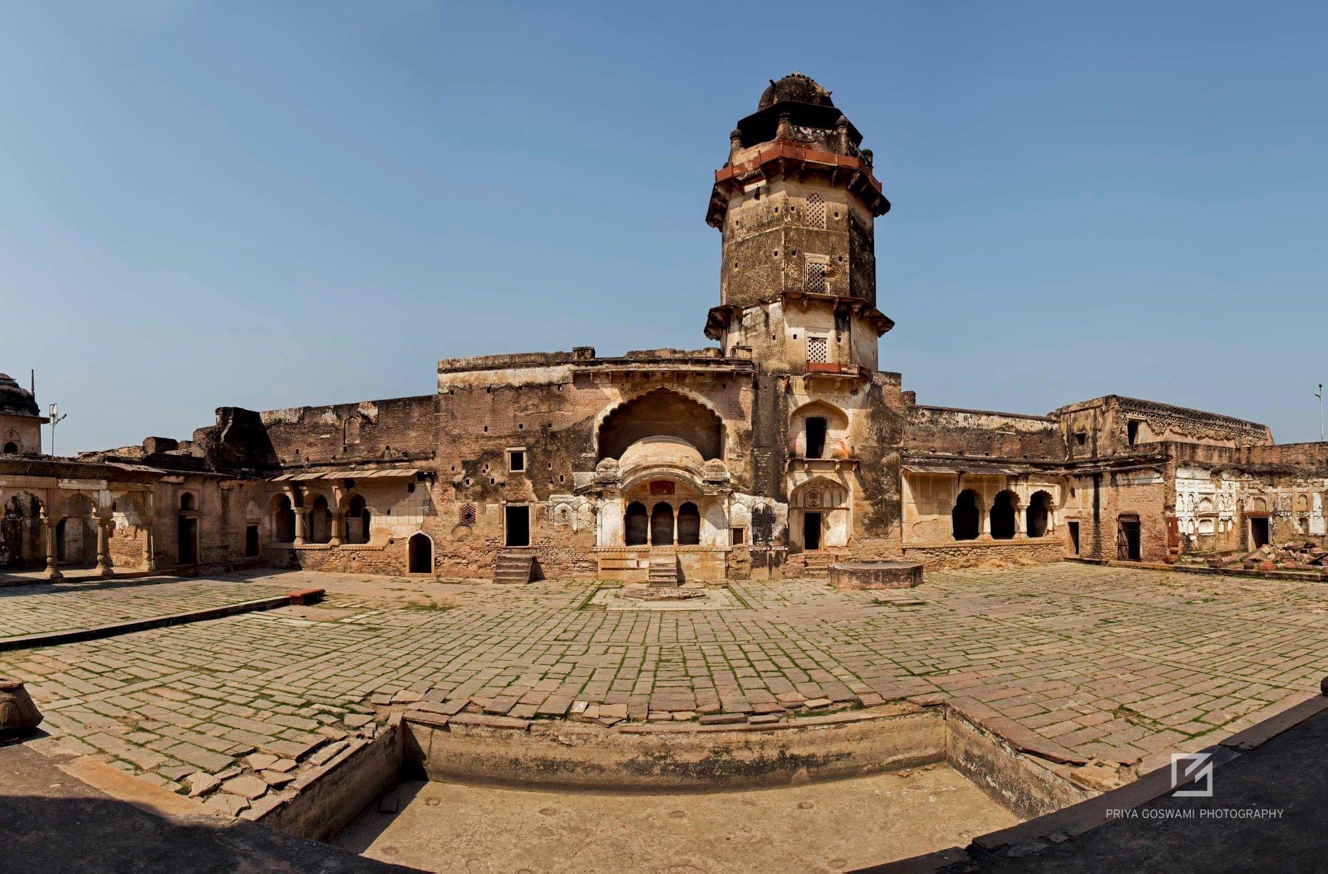 Gohad fort is one of the beautiful forts of the country.