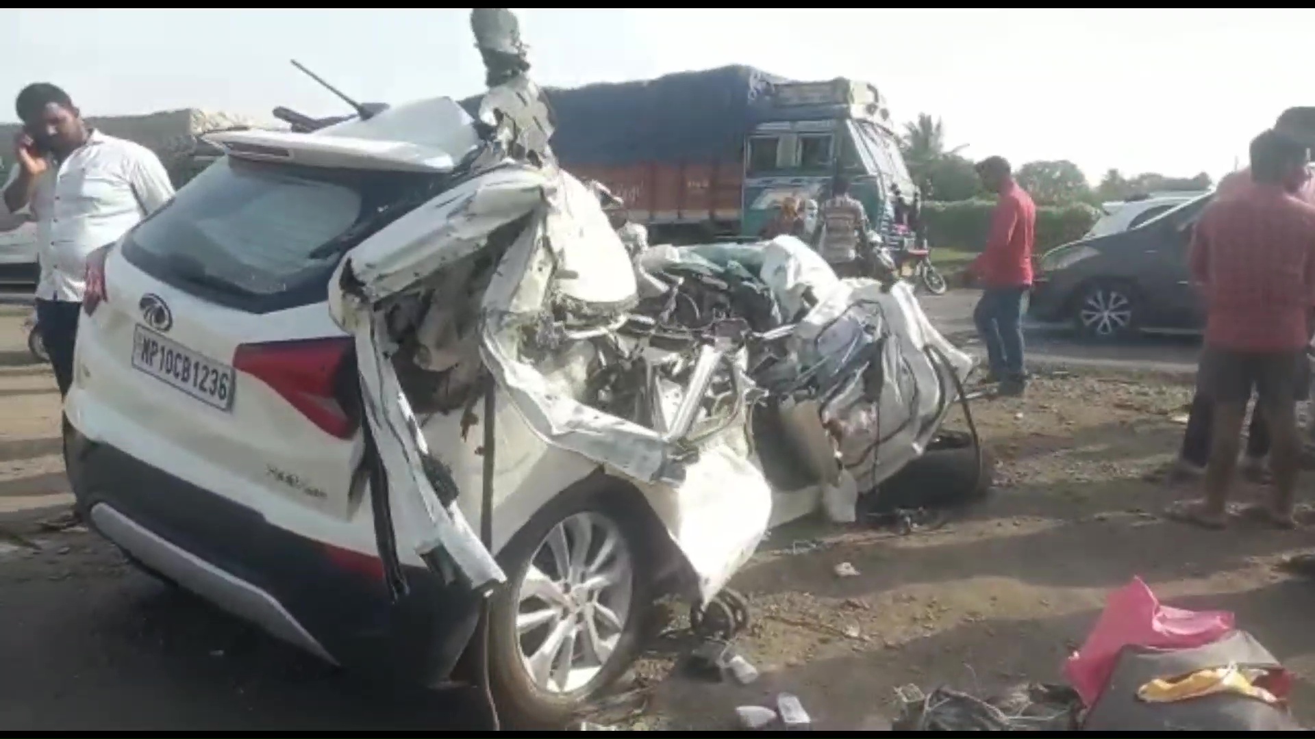 maharashtra road accident