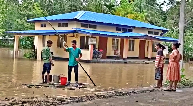 Keshab Mahanta visited floods affected area in Hojai