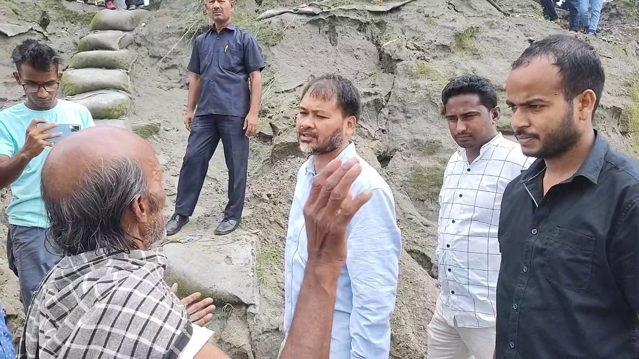 Akhil Gogoi visited Beki river erosion area