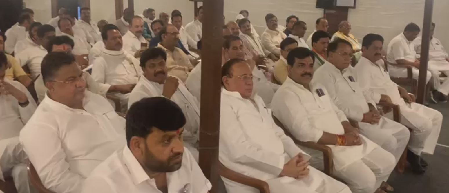 Bhopal Legislative Party meeting at Kamal Nath residence