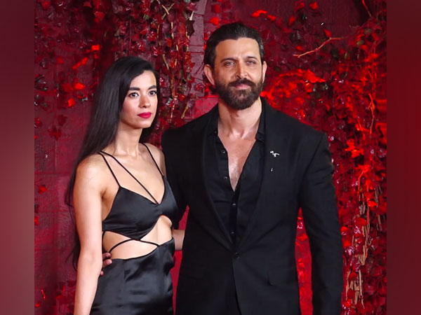 hrithik-roshan-saba-azad-