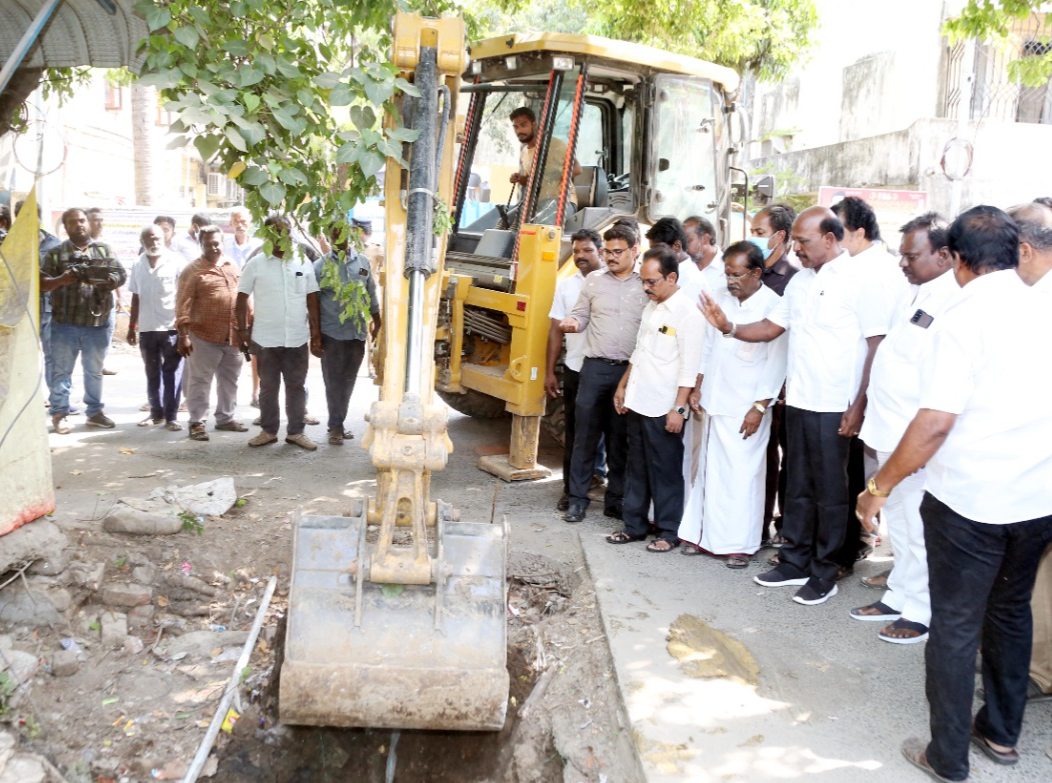 சென்னையில் மழைநீர் வடிகால் கட்டுமானப் பணிகளை பார்வையிட்ட அமைச்சர் மா.சுப்பிரமணியன்