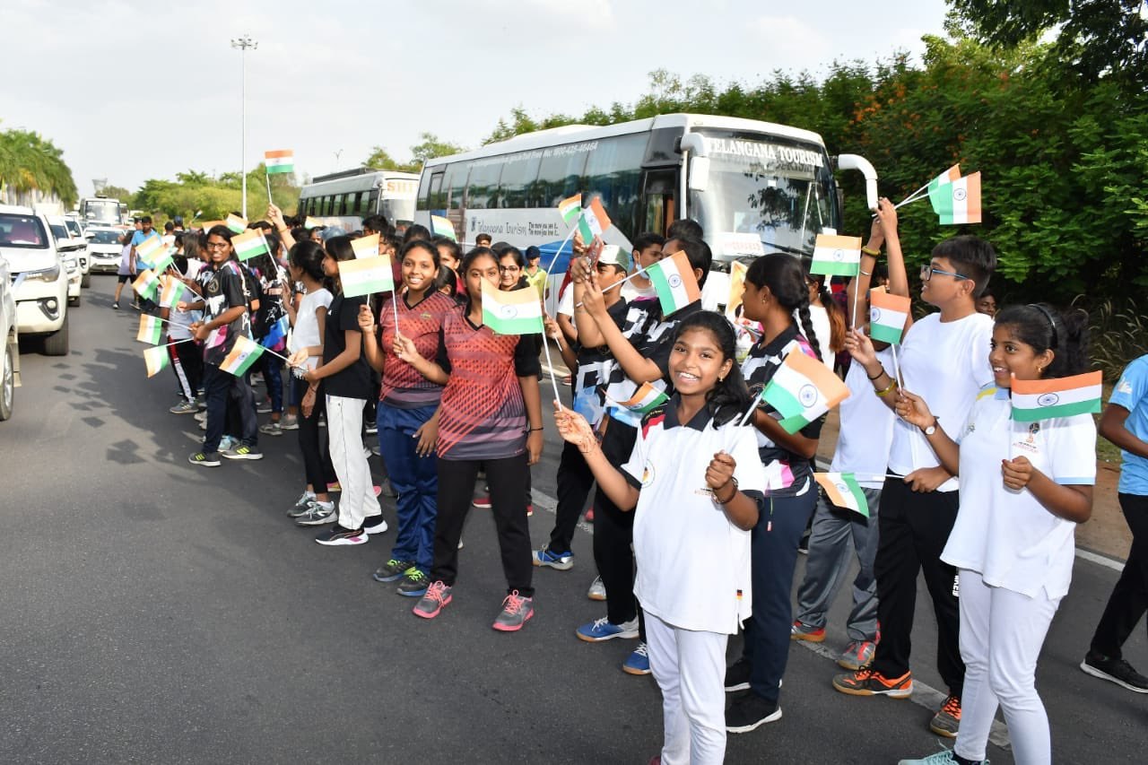 A Grand welcome to boxer Nikhat Zareen and Shooter Eesha sing at Shamshabad Airport