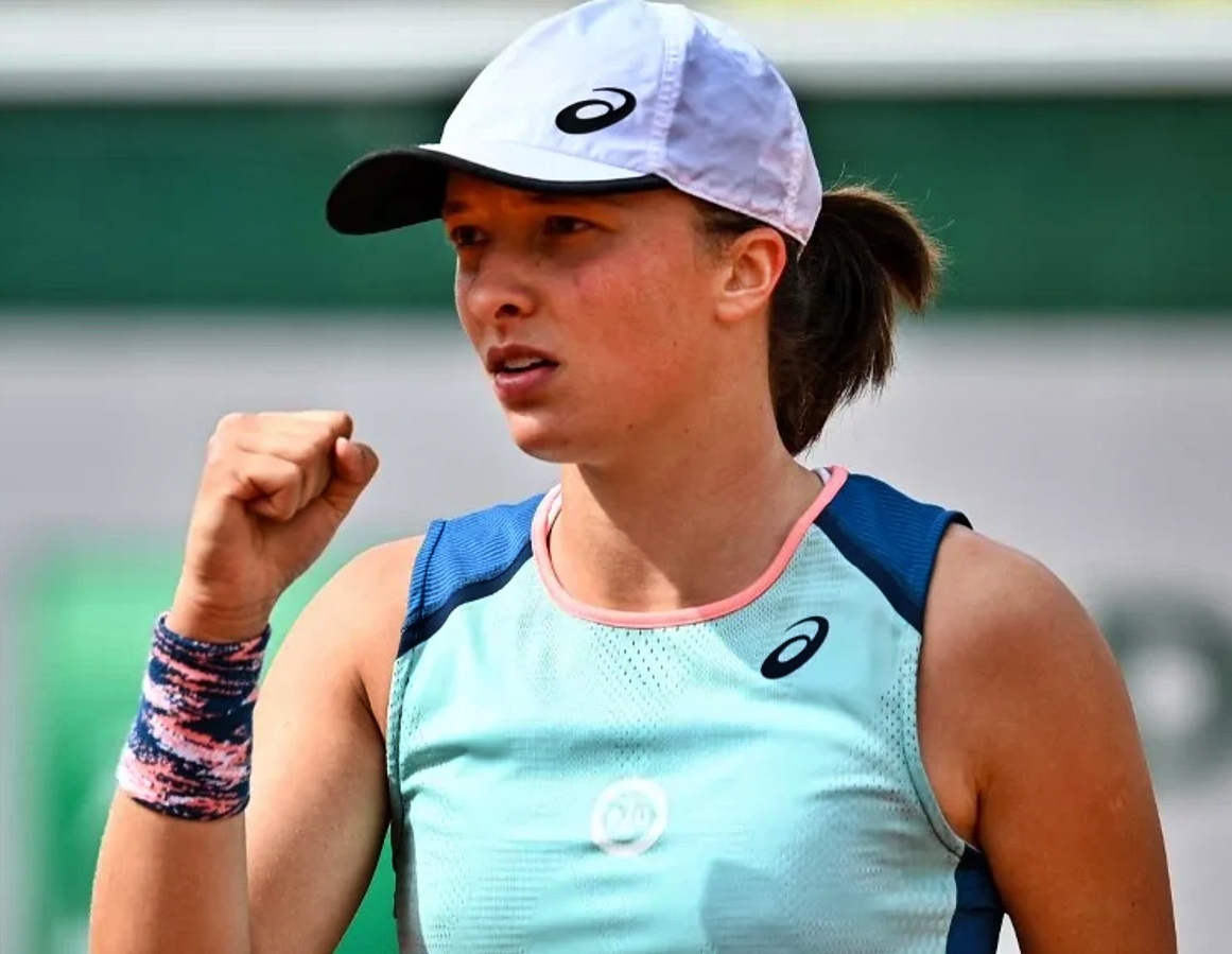 French Open 2022  Iga Swiatek  Swiatek reaches semi-final  Jessica Pegula  Swiatek defeating Pegula  इगा स्विएटेक  फ्रेंच ओपन 2022  फ्रेंच ओपन क्वॉर्टर फाइनल  जेसिका पेगुला  फ्रेंच ओपन सेमीफाइनल  खेल समाचार  Tennis  टेनिस मैच