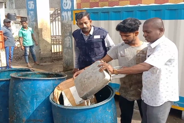 வேலூர் மீன் மார்க்கெட்டில் அதிகாரிகளின் திடீர் ஆய்வில் கெட்டுப்போன மீன்கள் விற்கப்படுவது கண்டுபிடிப்பு!