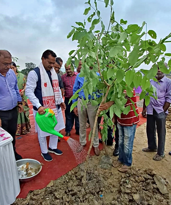 Silsako Lake visited minister Ashok Singhal