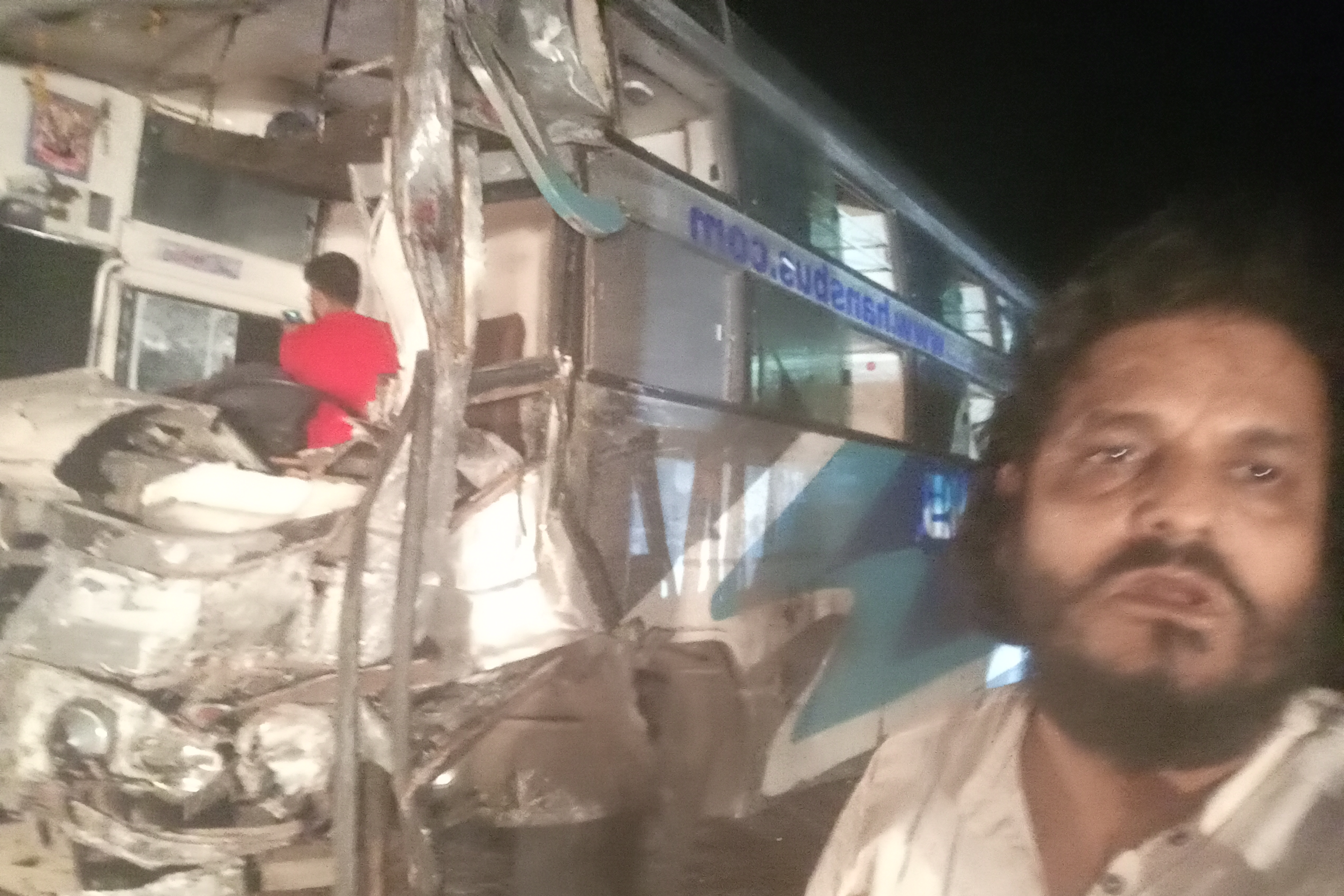 Khandwa Bus Truck collision truck driver died several injured