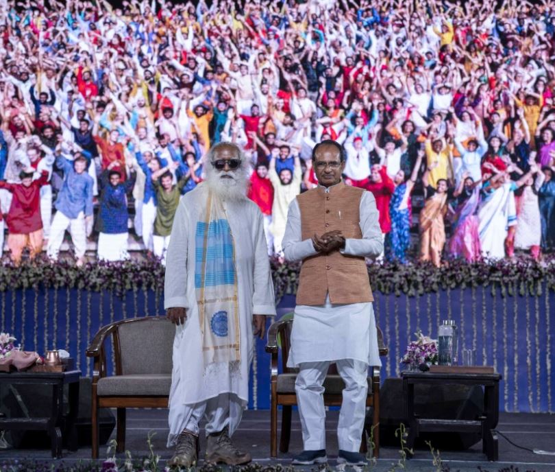 Jaggi Vasudev welcomes in Bhopal