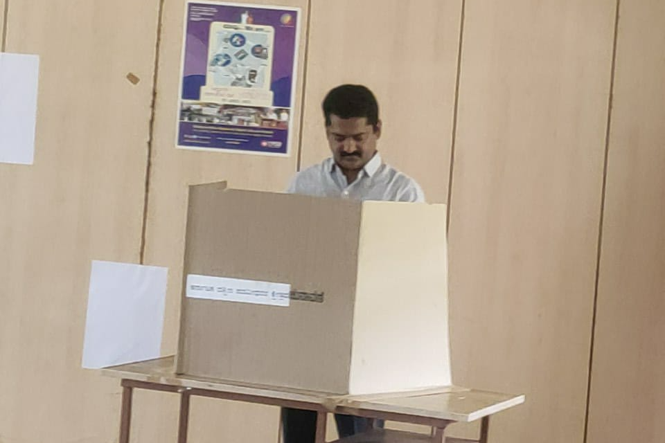 All Chamarajanagar MLAs cast vote