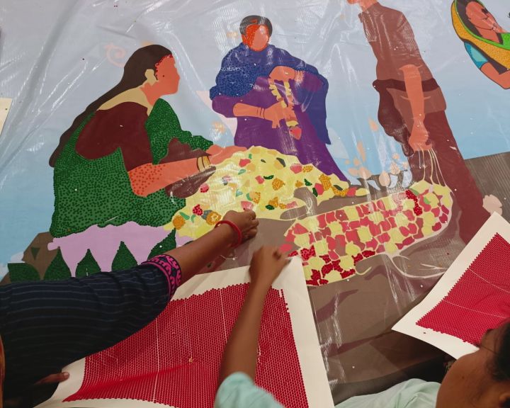 PM Modi visits Gujarat, women made 100 feet long painting with a bindi