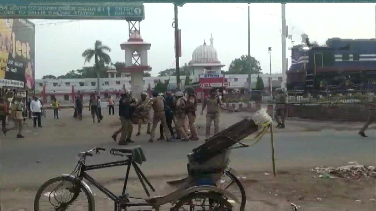 protest against agneepath