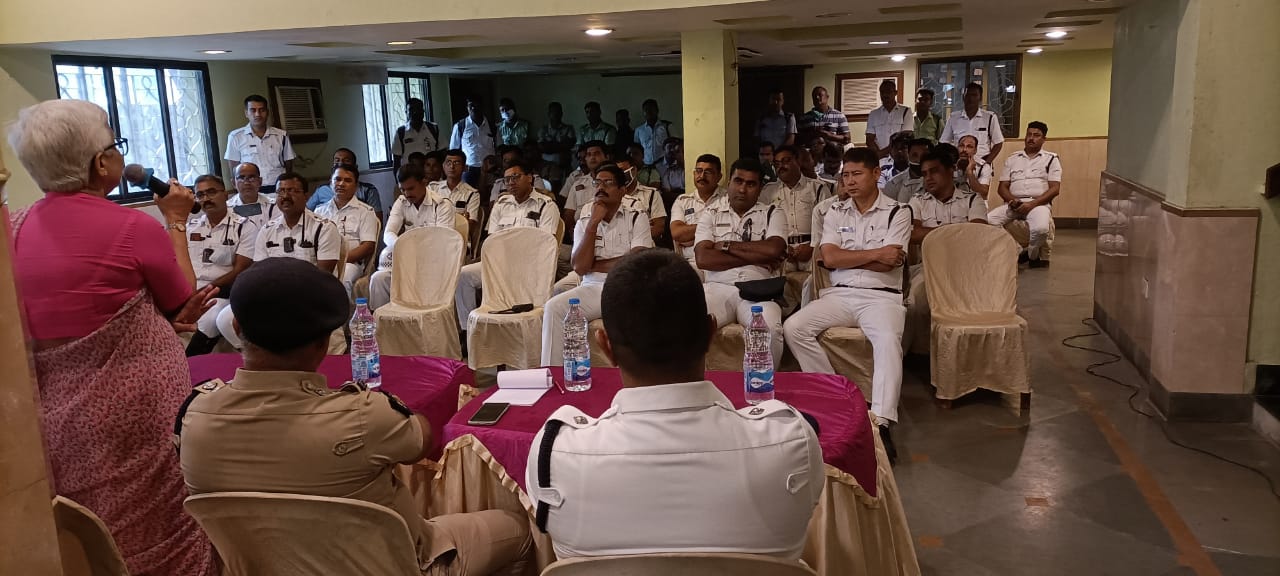 kolkata-police-initiating-stress-management-campaign-for-cops