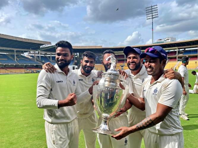 cricket Ranji Trophy Final New champion of domestic cricket Madhya Pradesh mumbai घरेलू क्रिकेट का नया चैंपियन मध्य प्रदेश पहली बार जीता रणजी ट्रॉफी का खिताब