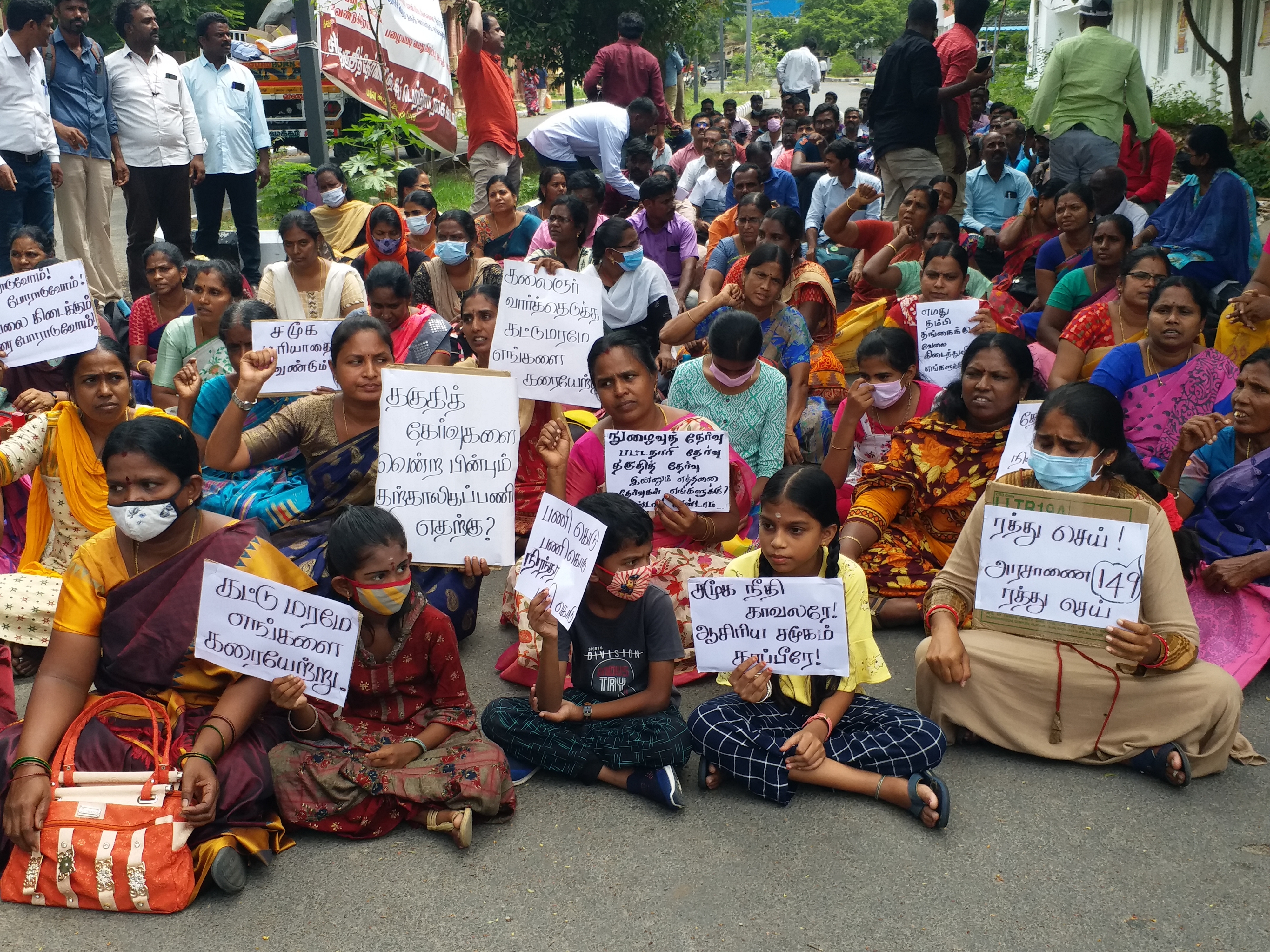 தமிழ்நாடு பள்ளிக்கல்வித்துறையிலும் அக்னிபாத் திட்டம்; கொந்தளிக்கும் ஆசிரியர்கள்!