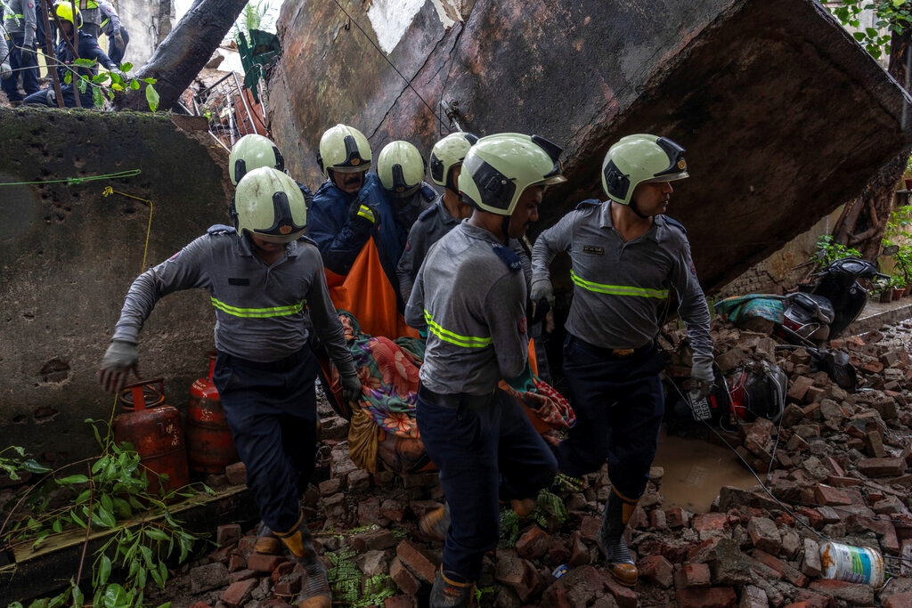 Kurla Building Collapse