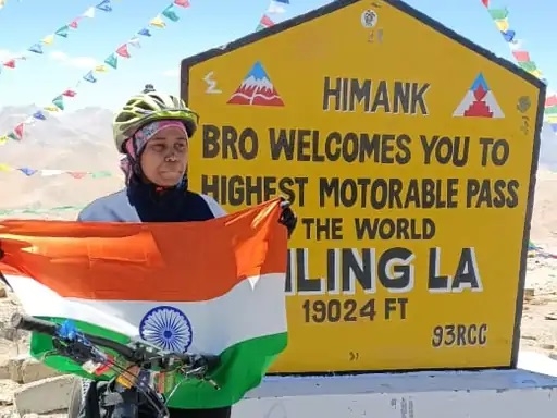 Worlds Highest Road Umlingala  The First Female Cyclist to Reach the Worlds Highest Road Umlingala  sabita mahato Umlingala  ഉംലിംഗ് ലാ വനിത സൈക്ലിസ്റ്റ്  സബിത മഹതോ ലോകത്തിലെ ഏറ്റവും ഉയരം കൂടിയ റോഡ് ഉംലിംഗ് ലാ