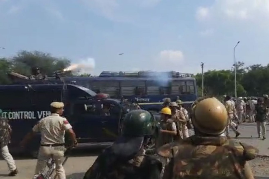 Police Protesters clash in Khedar