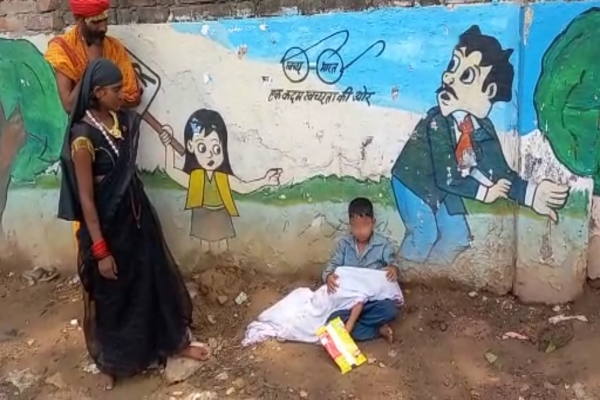 Morena Shamed Innocent Sitting with Dead Body Of 2 Year Old Brother Waiting For Ambulance