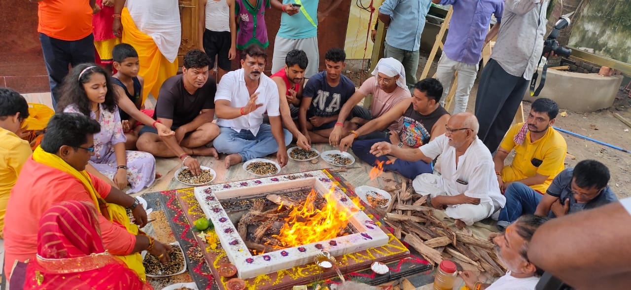 ಶಿವ ದೇಗುಲ ಜೀರ್ಣೋದ್ಧಾರದ ಪೂಜೆಯಲ್ಲಿ ಎಲ್ಲ ಸಮುದಾಯವರು ಭಾಗಿ