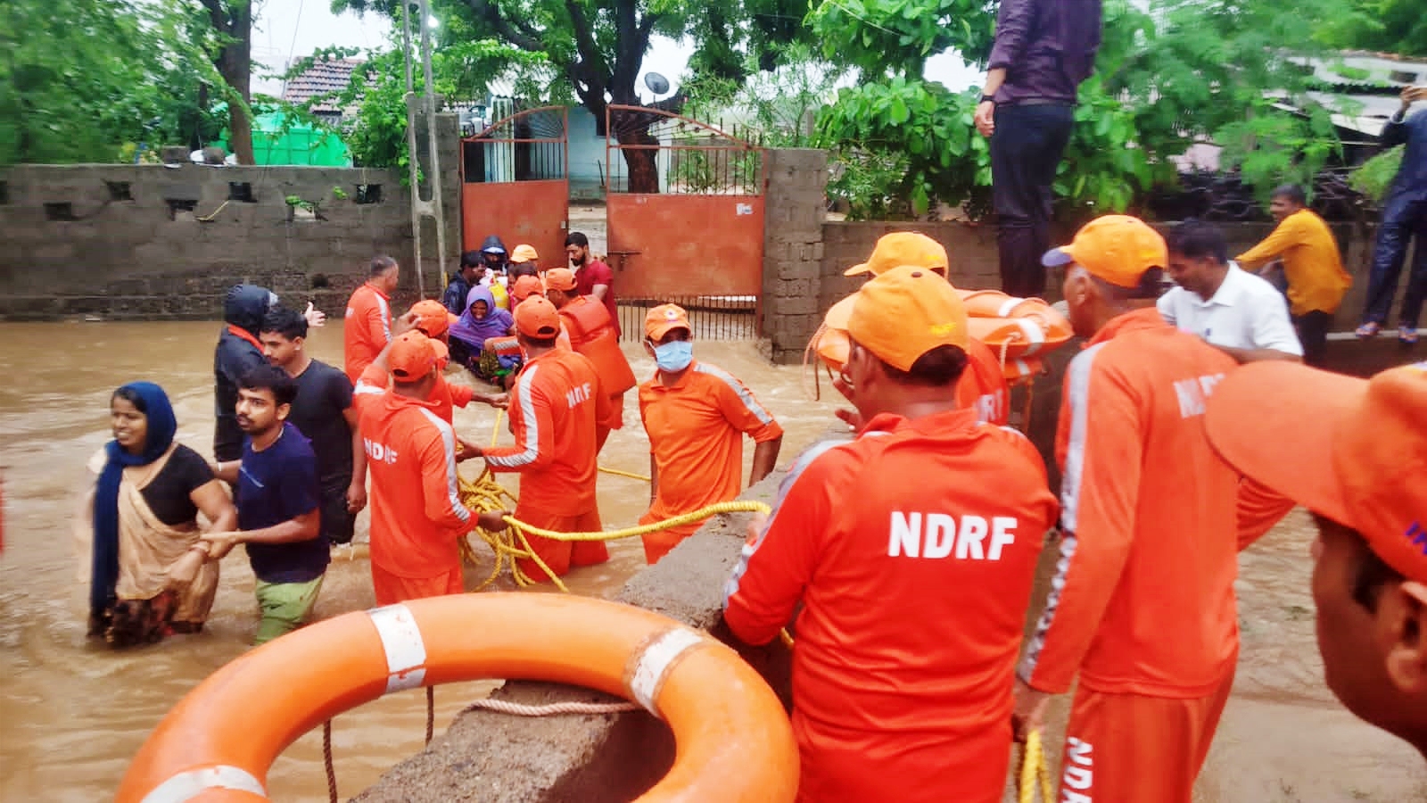 NDRFના સહયોગથી 51 લોકોને રેસ્ક્યુ કર્યા