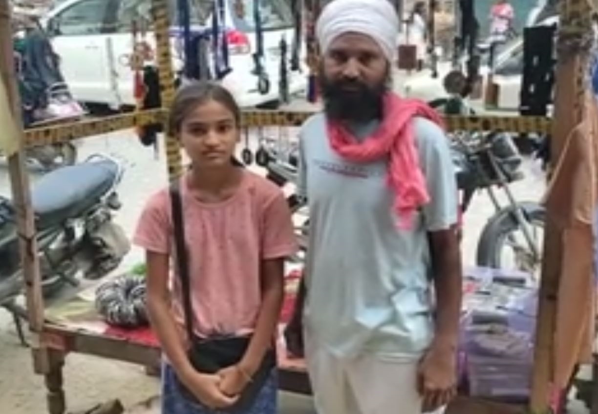 lottery-of-100-rupees-made-little-girl-millionaire-in-amritsar