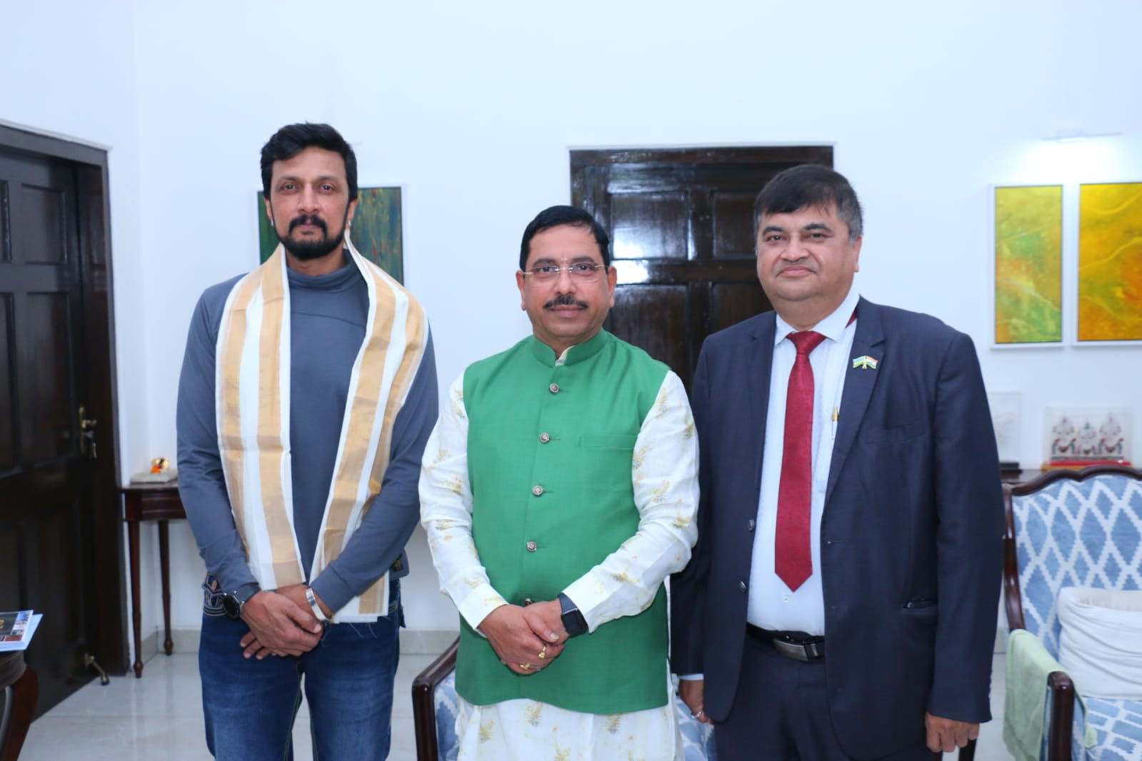 Actor Sudeep meet Union Minister Pralhad Joshi