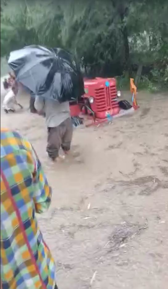 Shajapur School Bus stuck in drain