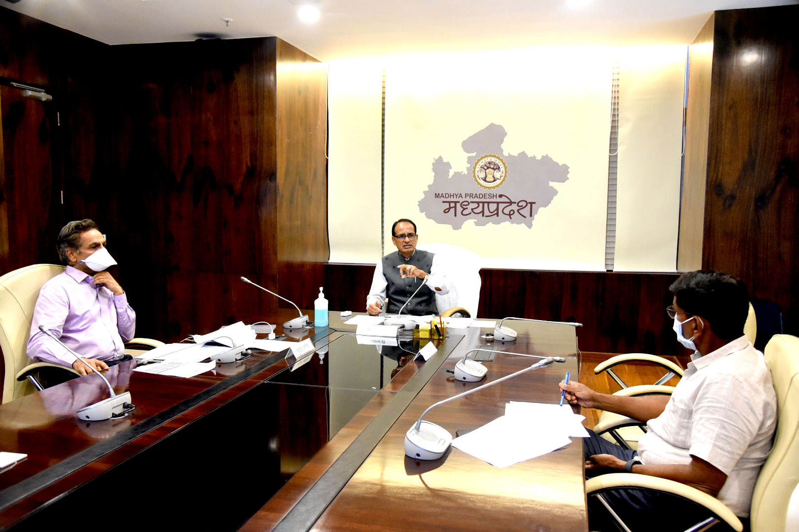 CM Shivraj Meeting on tricolor campaign
