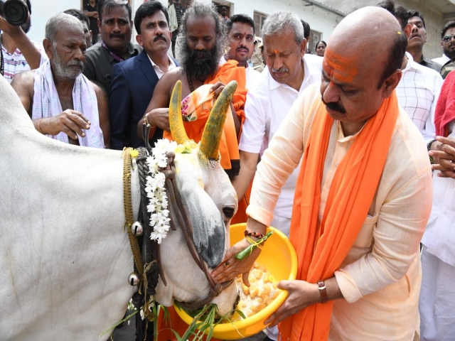 basavaraj-bommai-did-go-puja-in-koppal