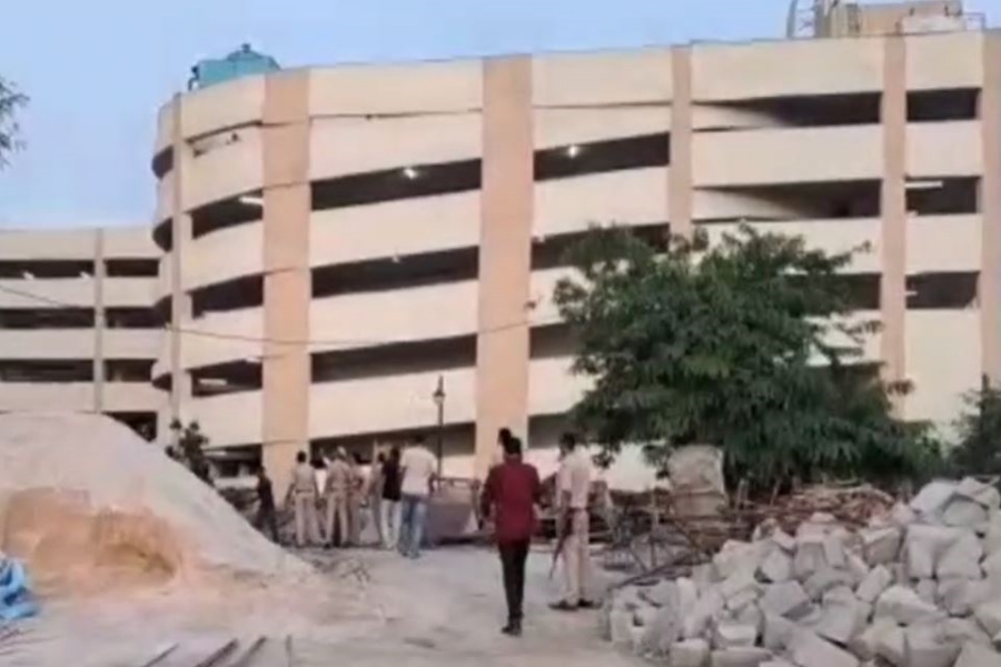 Workers die in Gurugram Palm Hill Society