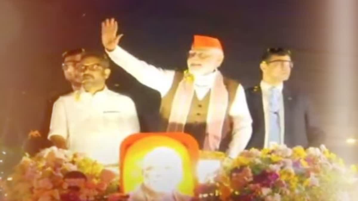 PM Modi Road Show In Kochi  PM Narendra Modi  പ്രധാനമന്ത്രി റോഡ്‌ ഷോ  നരേന്ദ്ര മോദി കൊച്ചിയില്‍