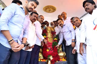garlanded the Thiruvalluvar statue