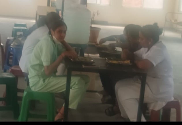 Sweet meal facility  Gangavati Government Hospital  Sankranthi festival  ಸಂಕ್ರಾಂತ್ರಿ ಹಬ್ಬ  ಗಂಗಾವತಿ ಸರ್ಕಾರಿ ಆಸ್ಪತ್ರೆ  ಸಿಹಿ ಊಟದ ಸೌಲಭ್ಯ