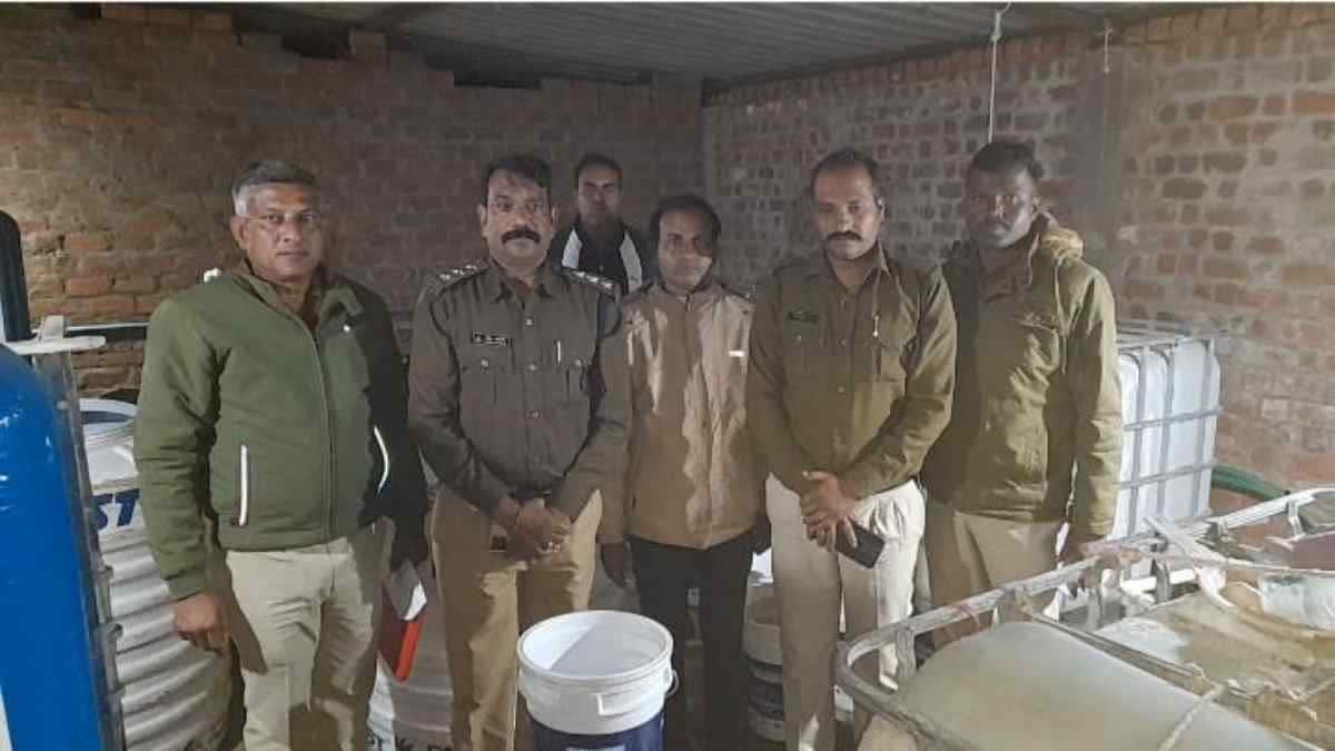 POLICE SEIZE FAKE Liquid Urea