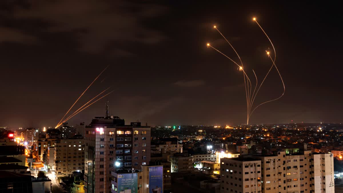 gaza ceasefire negotiations hit last minute snag delaying anticipated deal to pause war