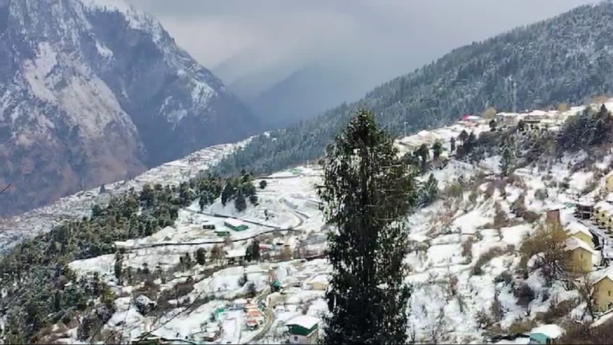 HEAVY SNOWFALL IN AULI IN CHAMOLI