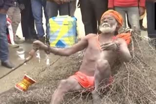 Kaante Wale Baba in Maha kumbh